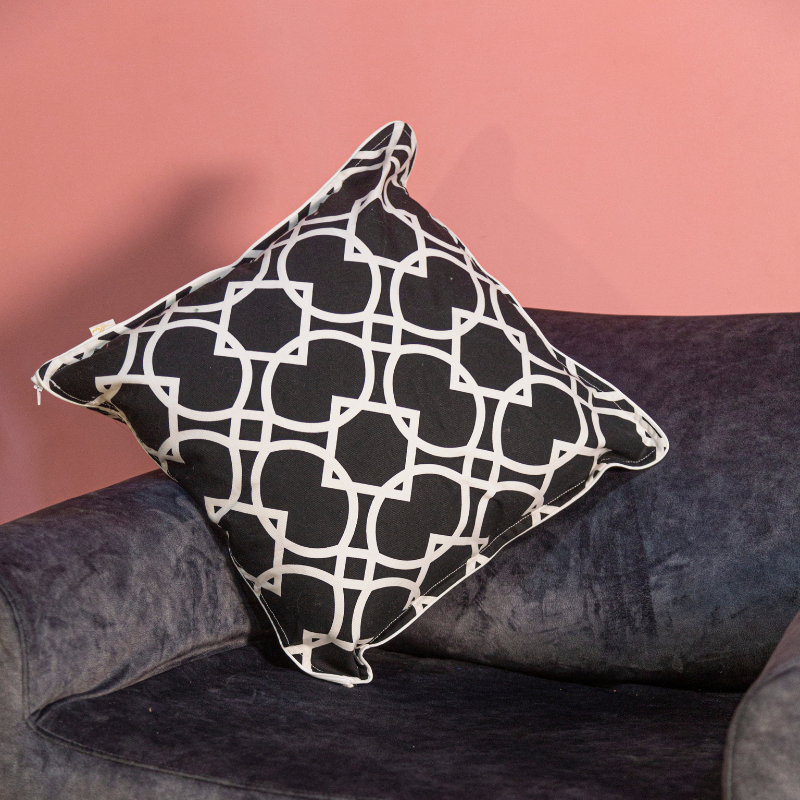 Funda Cojín Estampado Tribal Negro